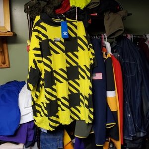 Adidas Origianls RYVGeo Metric Design Tshirt GD3961 Womens Medium